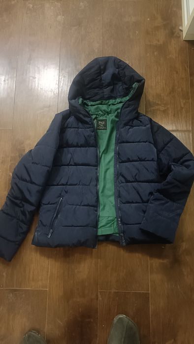 Geaca Zara M, bărbați sau adolescenți.