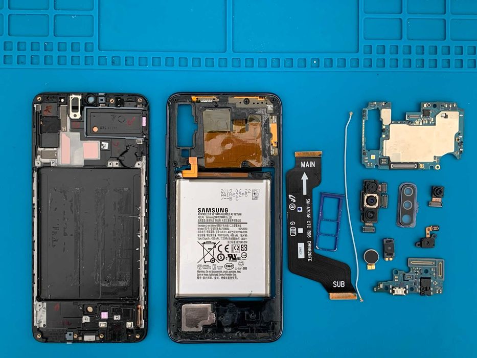 Samsung Galaxy A70 на части