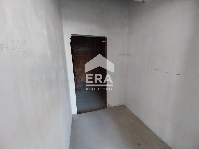 Дава се под наем Магазин в Варна, Възраждане 1 - 115 кв.м за 765 € - Снимка #3