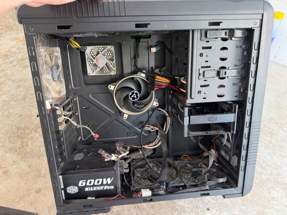 кутия Cooler Master CM 690 + Вентилатори