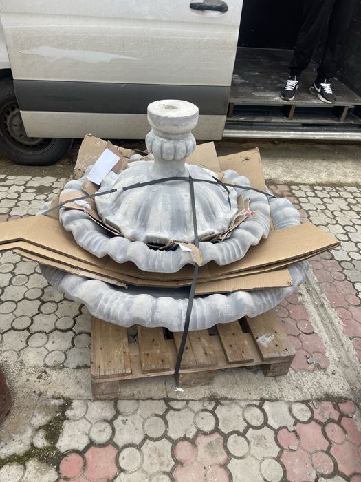 Fantanile Artezine din beton cu bazin . -3700 lei .