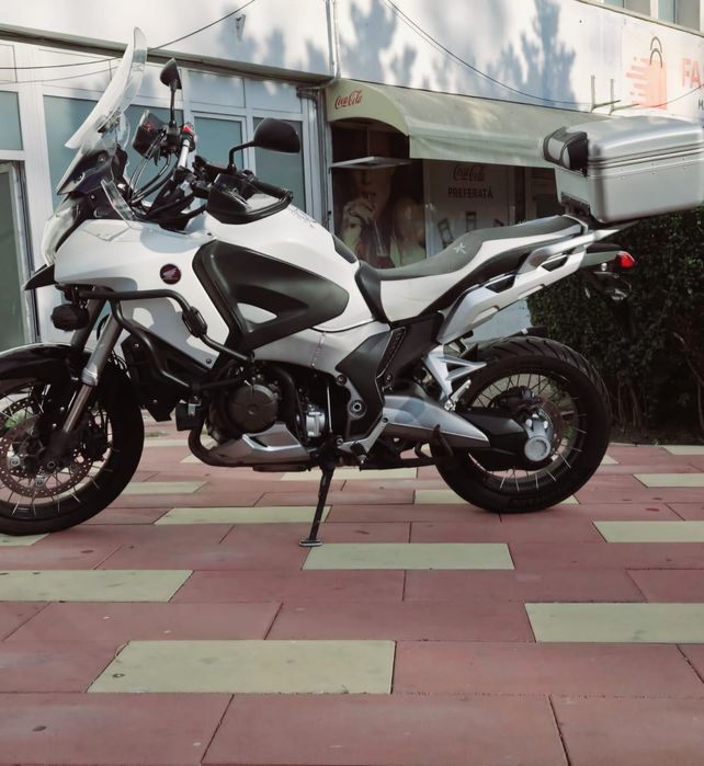 Honda VFR 1200x Crosstourer cu accesorii premium