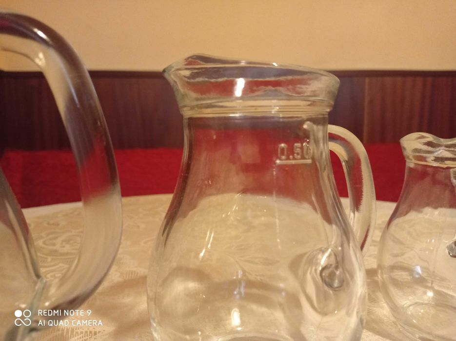 Продавам комплект стъклени кани „Пашабахче”.