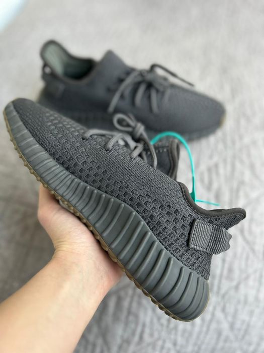 Yeezy 350 negrii