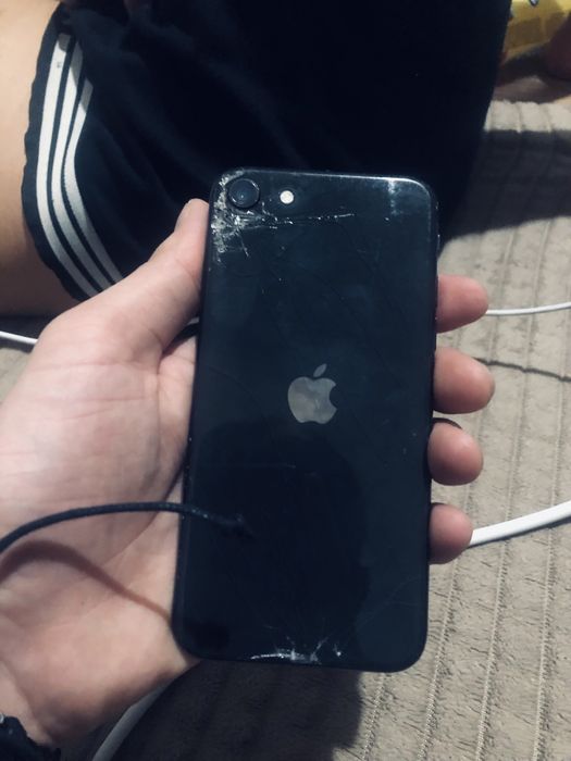 айфон се 2020 64гб