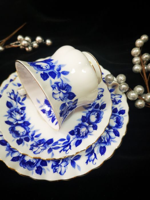 Royal albert  ARISTOCRAT , английски костен порцелан