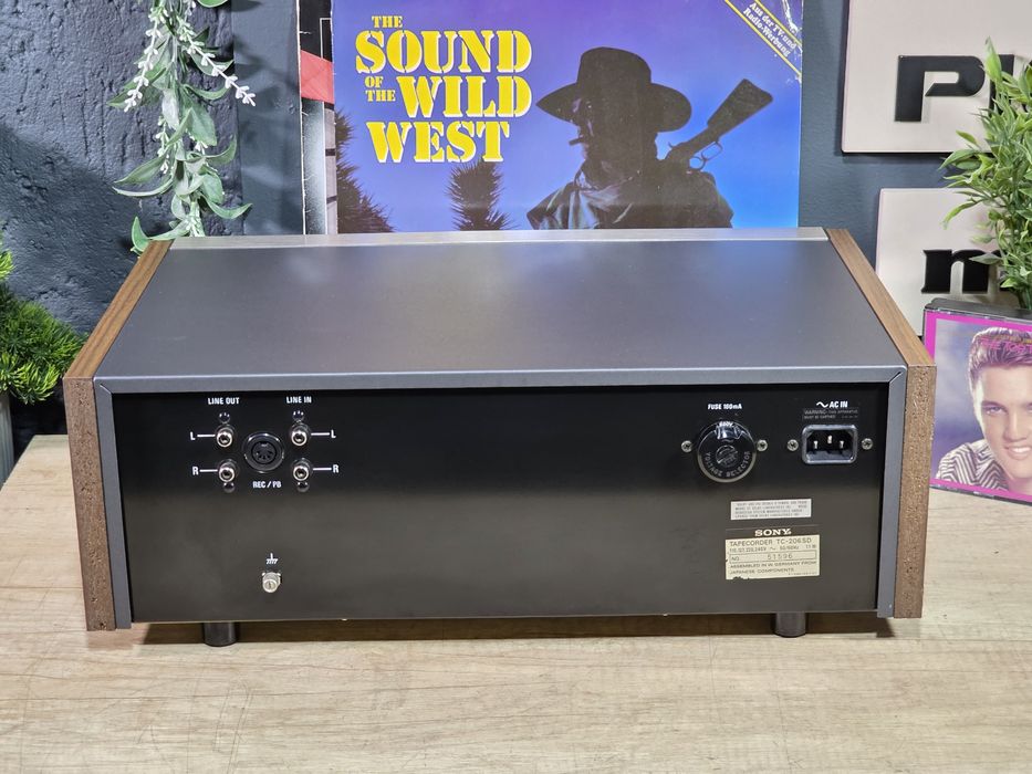 Casetofon deck SONY TC-206 SD, vintage stereo argintiu, laterale lemn, vumetre, impecabil