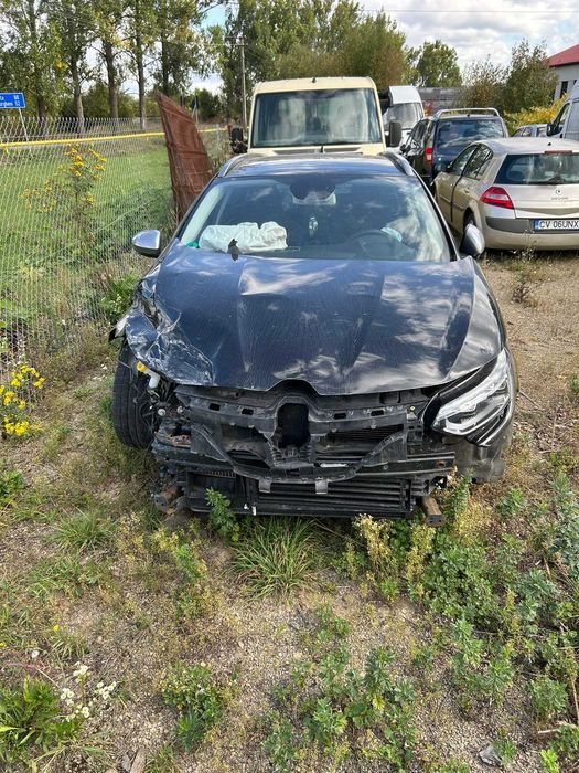Renault Megane GT 1.6 benzina 205 cp 2018 avariat