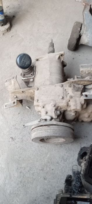Uaz karobka razdatka sotiladi