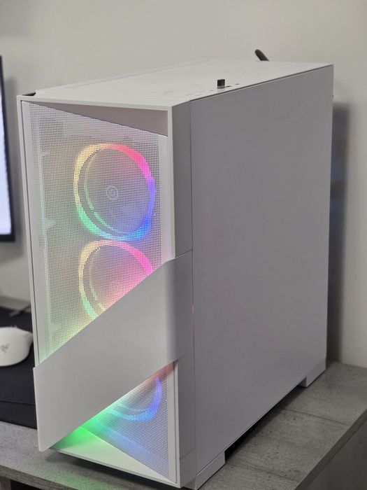 Pc Gaming Ryzen 7 9800X3D ,RTX 5070TI , 32GB DDR5 , 2TB