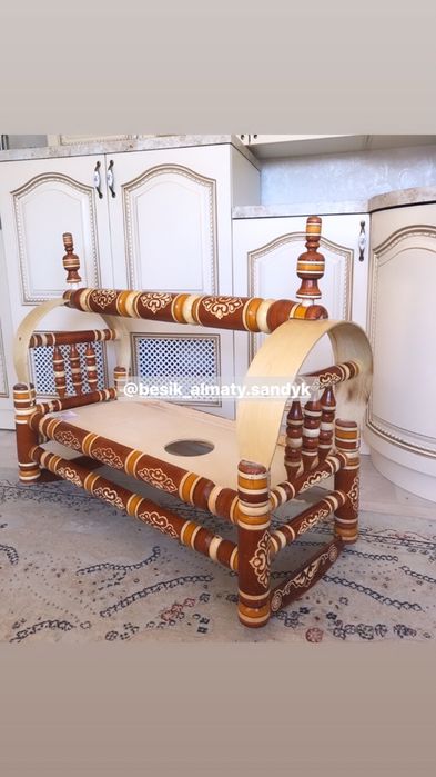 Бесиктер, Сандыктар, жасаулар