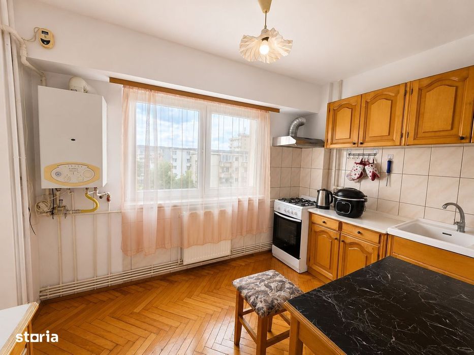 Apartament 2 camere, decomandat, etaj intermediar, Intre Lacuri — fotografia 3