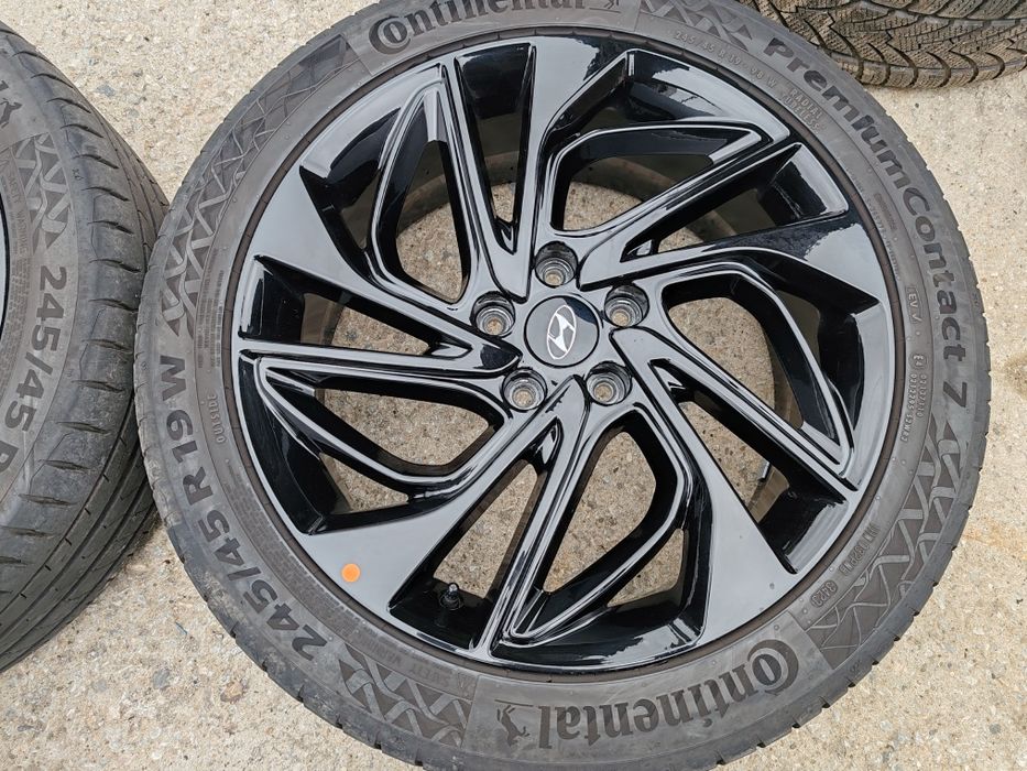 Hyundai Tucson 245/45/19