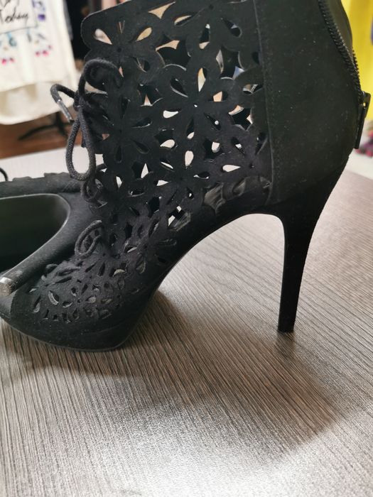 Дамски сандали от велур