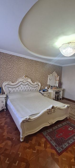 Продам спальный гарнитурр