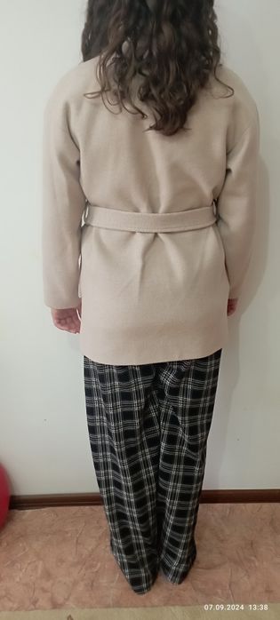 Продам пальто на девочку10-13л