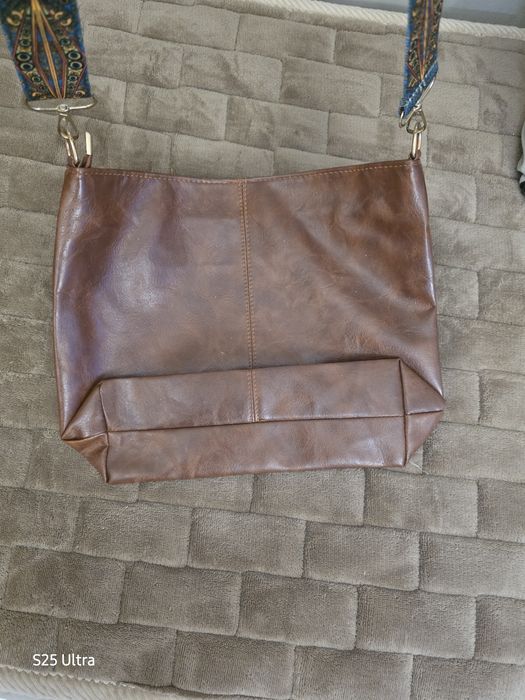 Дамска чанта за през рамо