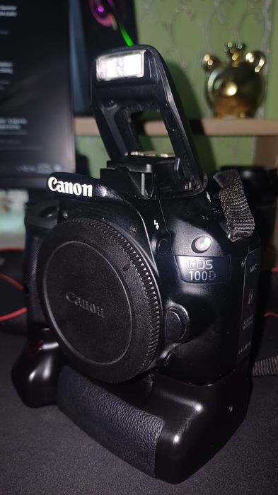 Canon EOS 100D Body + Accesorii