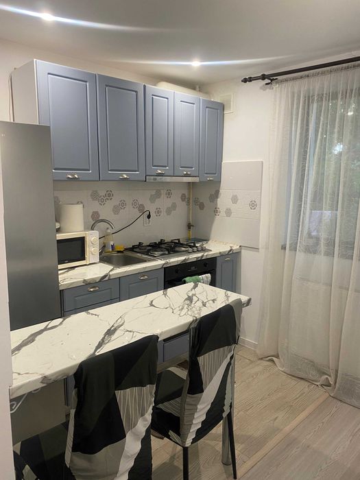 Închiriez apartament cu o cameră