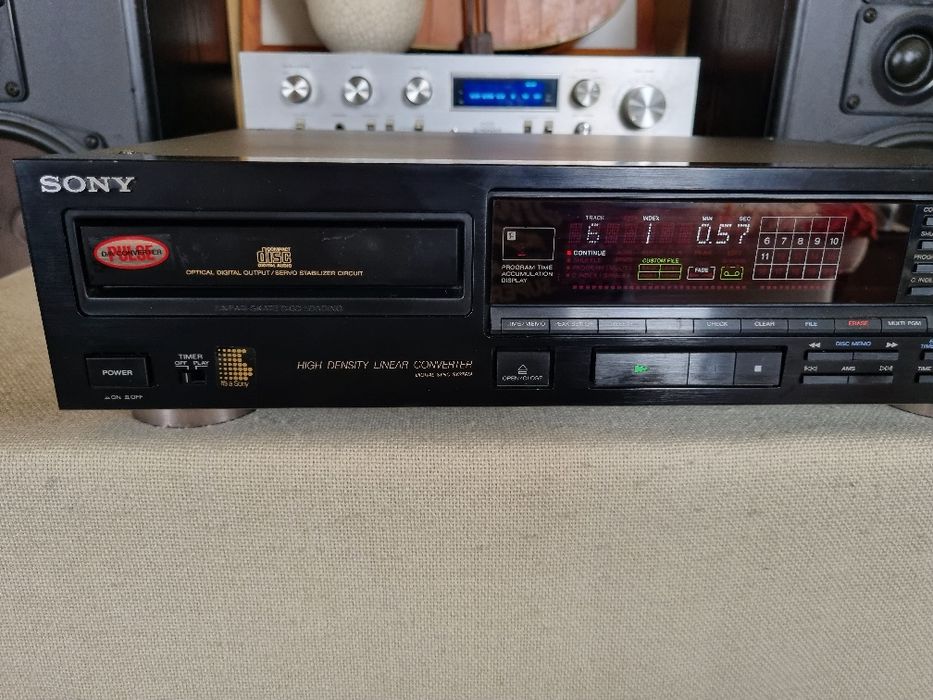 Sony CDP-990. Perfect functional. 18 Bit. Impecabil