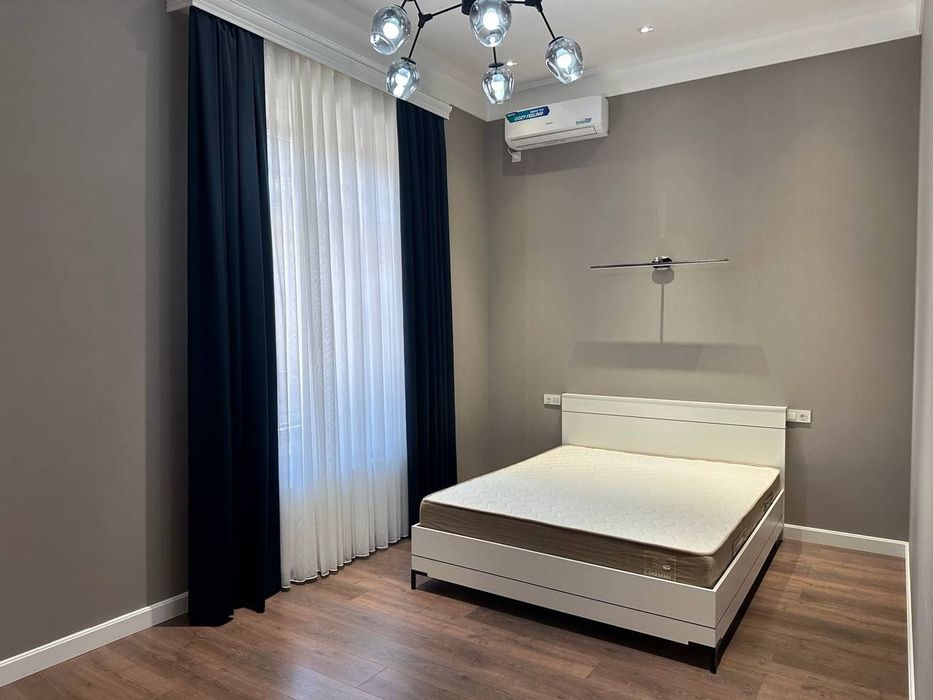 Мирзо Улугбекский район. Лимонарий, дом 200кв.м. Соток- 5,2