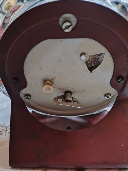 Продам часы маяк