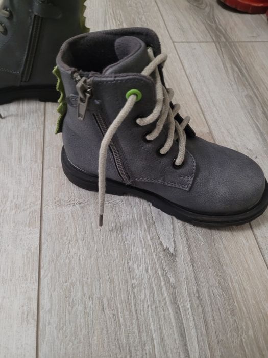 Ботинки и сланцы