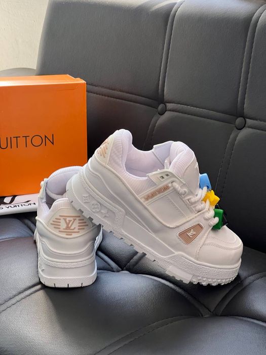 Adidasi Louis Vuitton noi