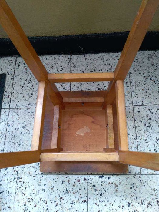 Стол --табуретка -