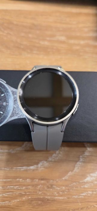 Samsung Galaxy Watch5 Pro 45mm LTE –  gray titanium