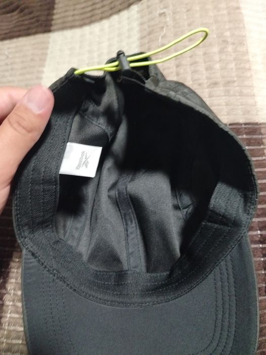 Продам кепку Reebok