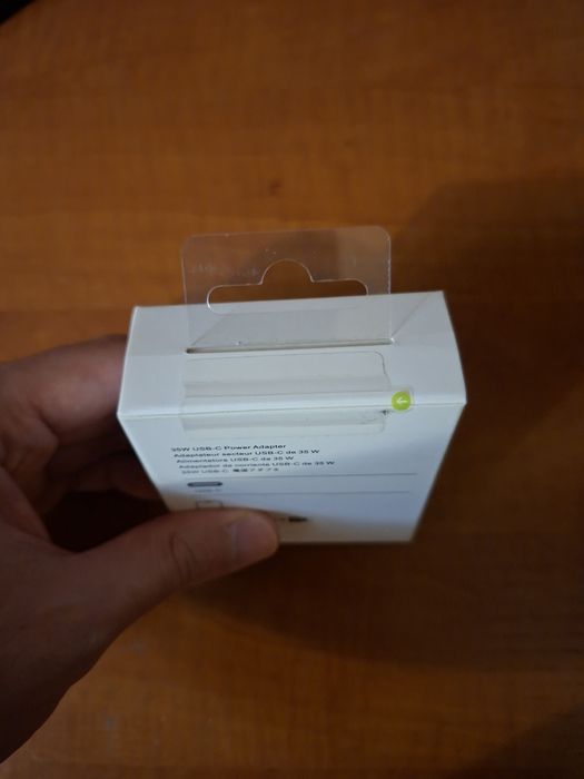 Оригинальная зарядка на айфон