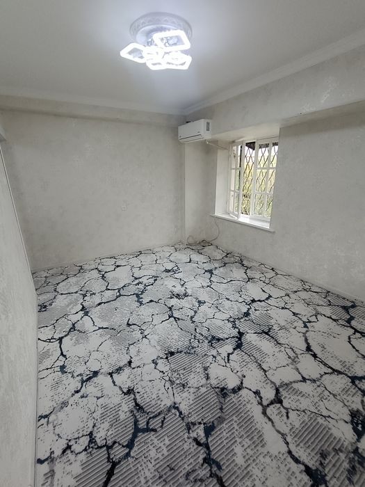 Юнусабад 4 Универсам 2/3/4 балкон 2х6м