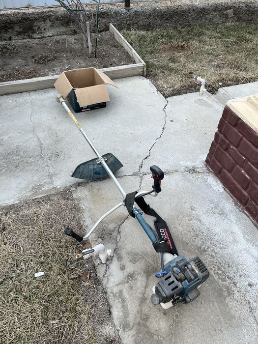 Продам бензинновый триммер Alteco