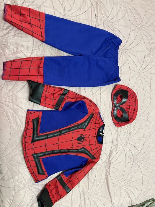 Костюм человека паука