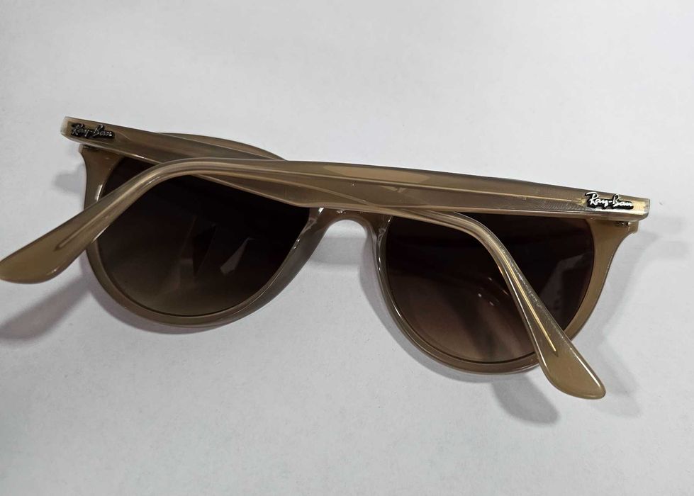 Слънчеви очила RAY-BAN RB4305