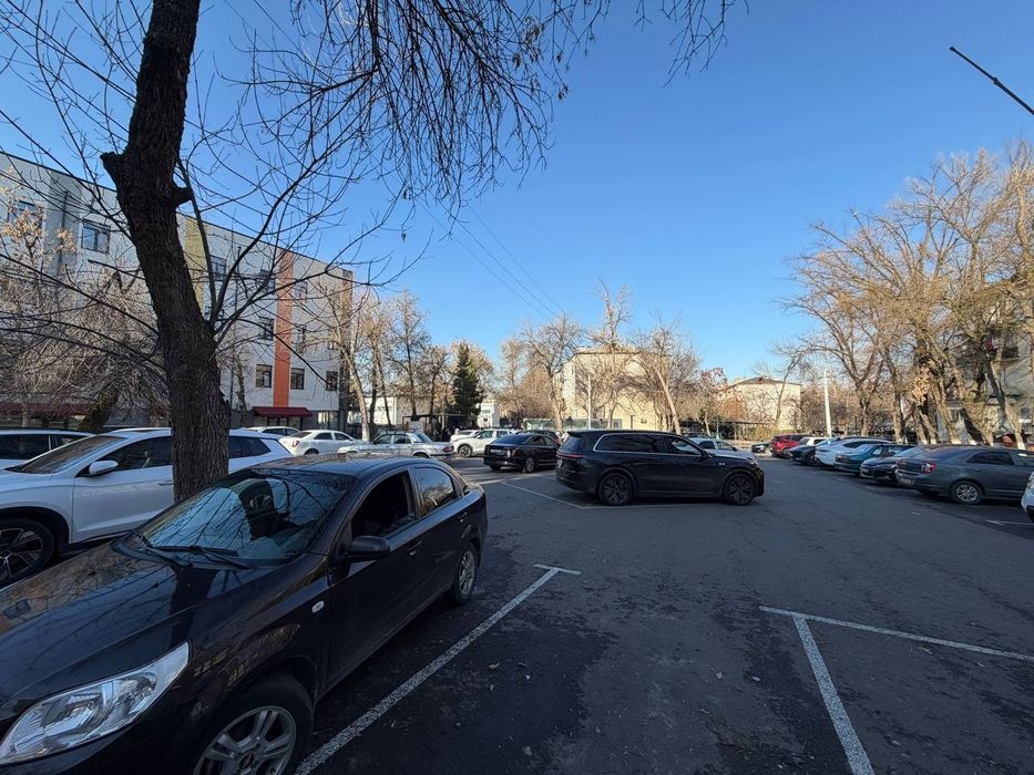 Ялангач  190 школа Торец 70м² в жилом