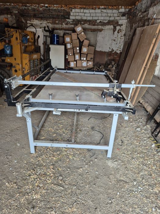 Стол для изготовления знаков