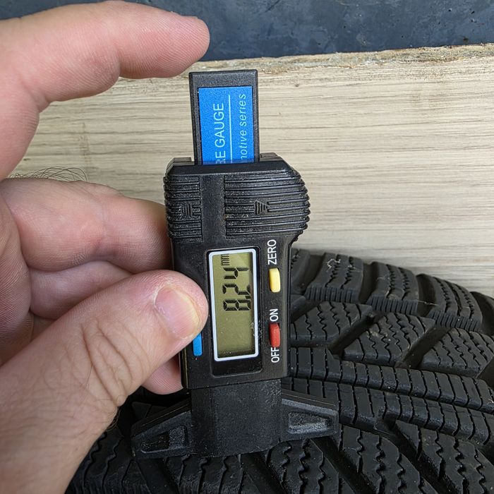 Hankook Ion I*cept 215 45 20 Зимни