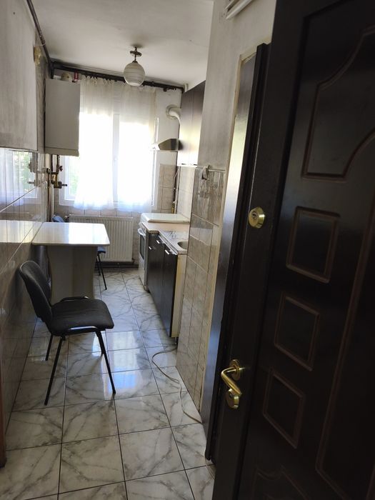 Apartament 2 camere,  etaj 1, centrală proprie – 400 m de Academia de Muzică