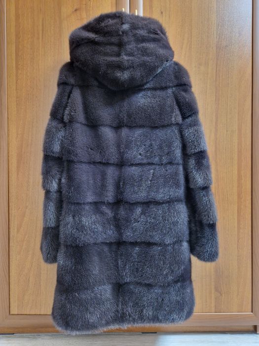 Продам норковую шубу