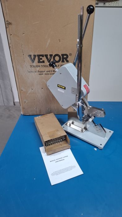 Клипс машина за запечатване на всякакви обвивки на колбаси,торбички..