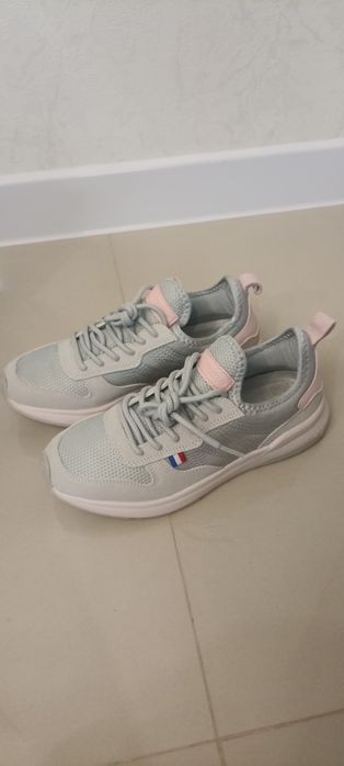 Кроссовки 36 и 37 размера