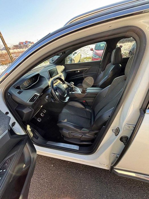 Peugeot 3008 GT Line 1.2 PureTech 130 cp Panoramic