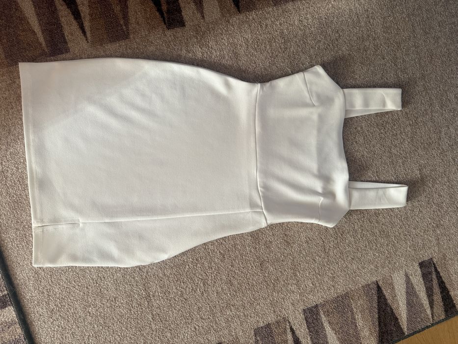 Бяла рокля от NewYorker