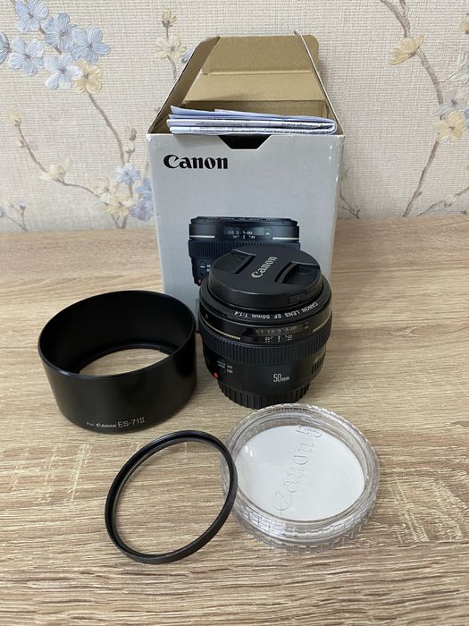 Продам Canon 50mm f1.4