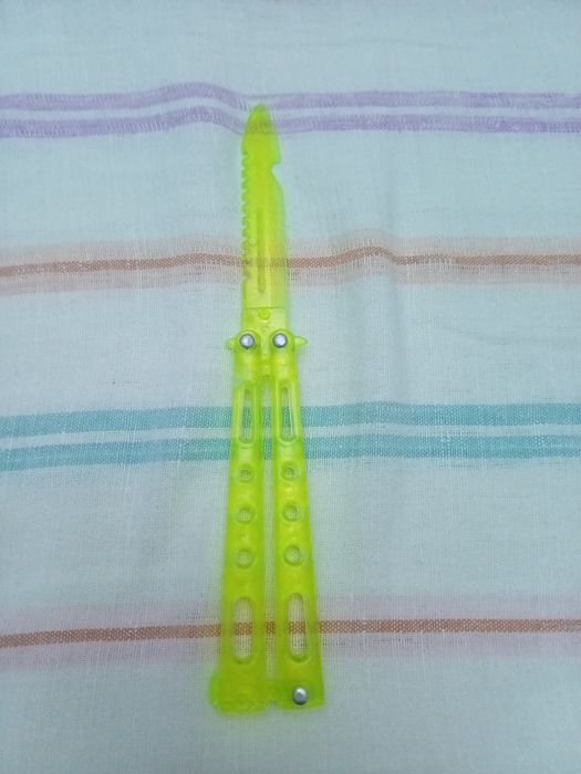 Нож детский пластмасса