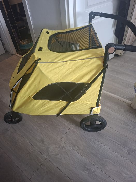 Vand carucior caini ,talie medie ,mare,folosit de 2 ori e ca si nou ,preț 500 ron negociabil cu ridicare din Floresti-Cluj