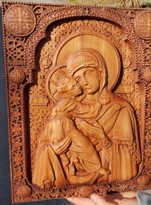 Дърворезбовани икони