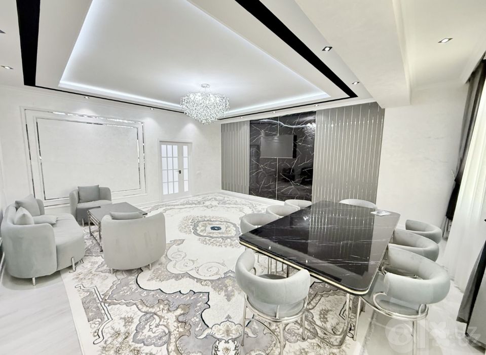 Сдаётся 3-х комнатная квартира/3-bedroom apartment for rent.